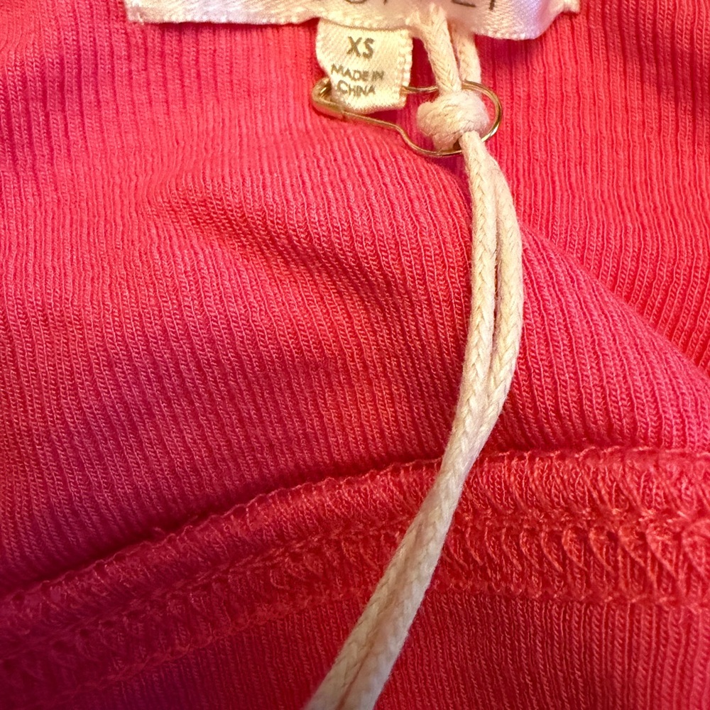 Pink Ribbed Crop Top - Picture 2 of 2